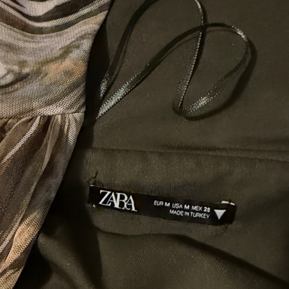 Abstract Patterned Long Sleeve Top - Picture 3 of 3